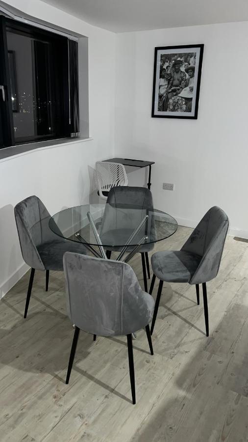 Luxurious City View Apartment In Salford 曼彻斯特 外观 照片